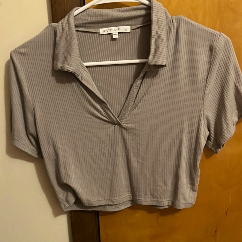 grey brownish crop top size small